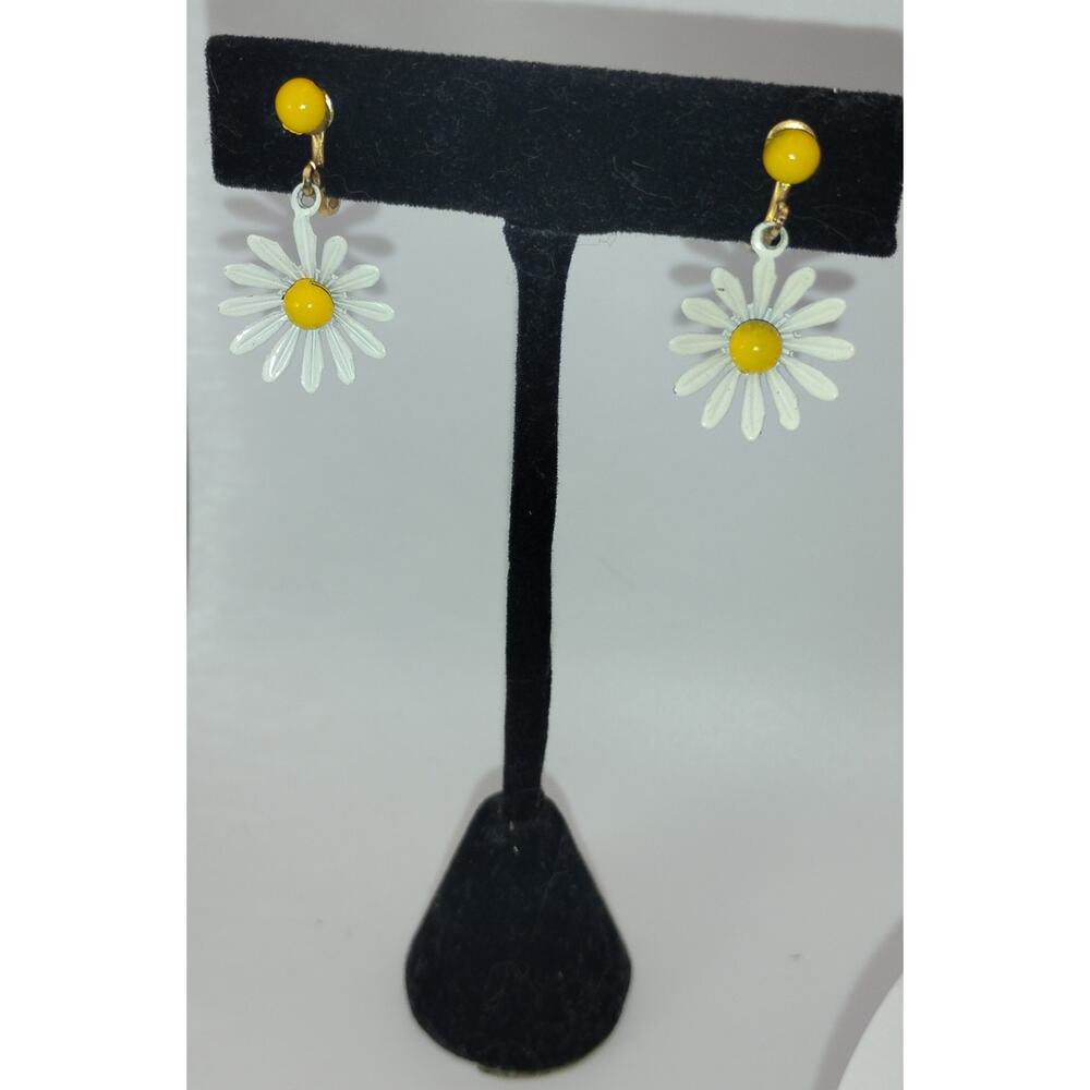 Vintage Daisy Clip On Earrings White Yellow Enamel Flower Retro Spring